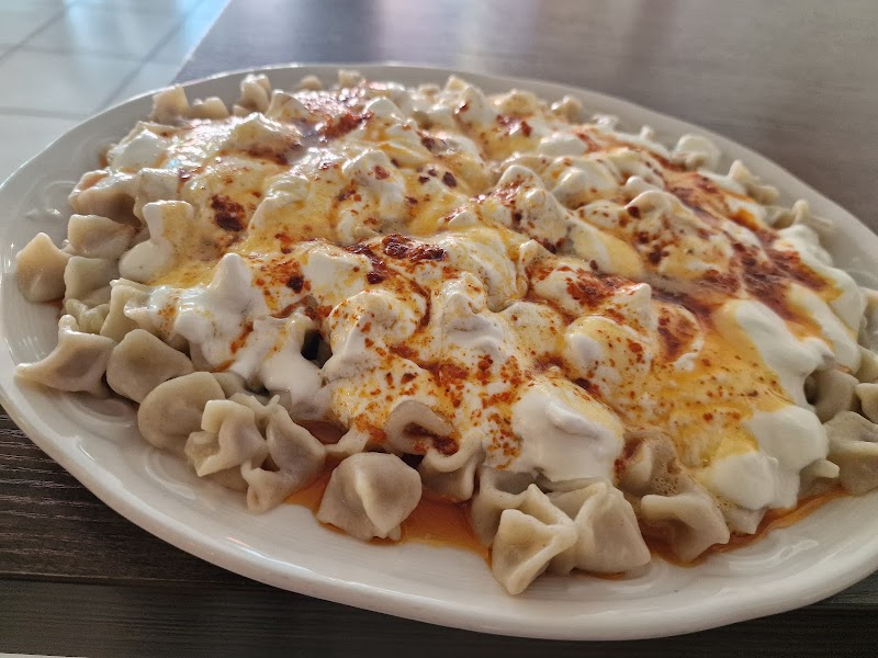 Avanti Bistro, Café, Bar