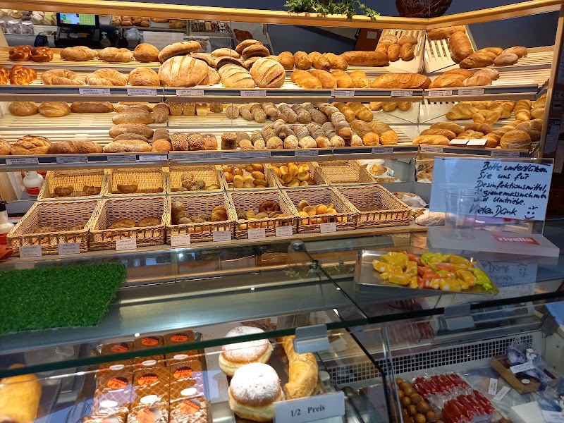 Caduff Pasternaria-conditoria SA – Bäckerei Restaurant in Ilanz