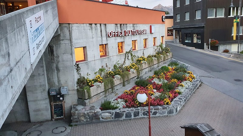 Café de la Piscine – Restaurant in Leysin