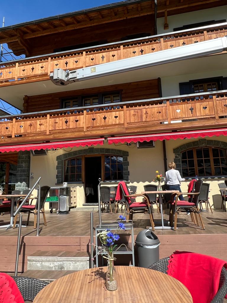 Café-Restaurant Le Refuge SA – Restaurant in Evolène