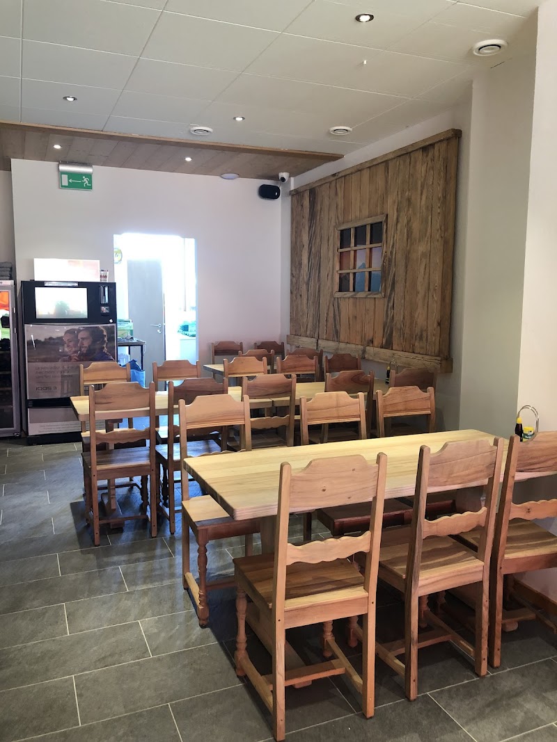 Chez Caroline – Familienrestaurant Restaurant in Siviez