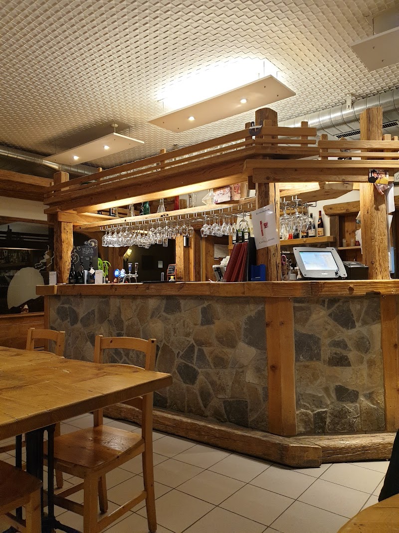 Chez Pepone – Pizza Restaurant in Fully