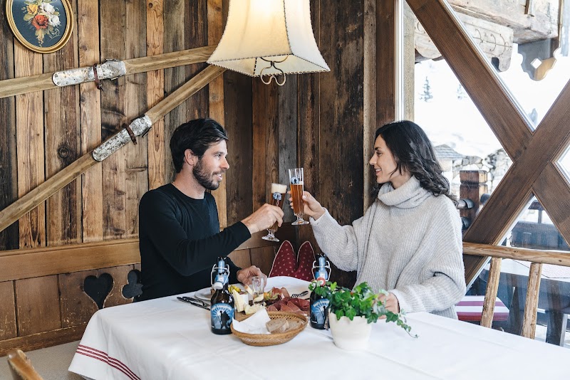 Erlebnisrestaurant Schmuggler-Alm – Bar Restaurant in Samnaun