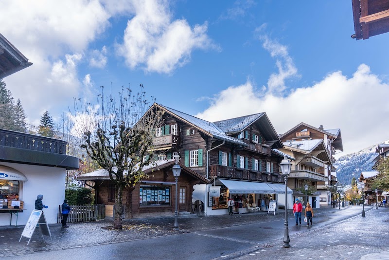 Gstaad Gravuren – Sehenswürdigkeit Restaurant in Gstaad