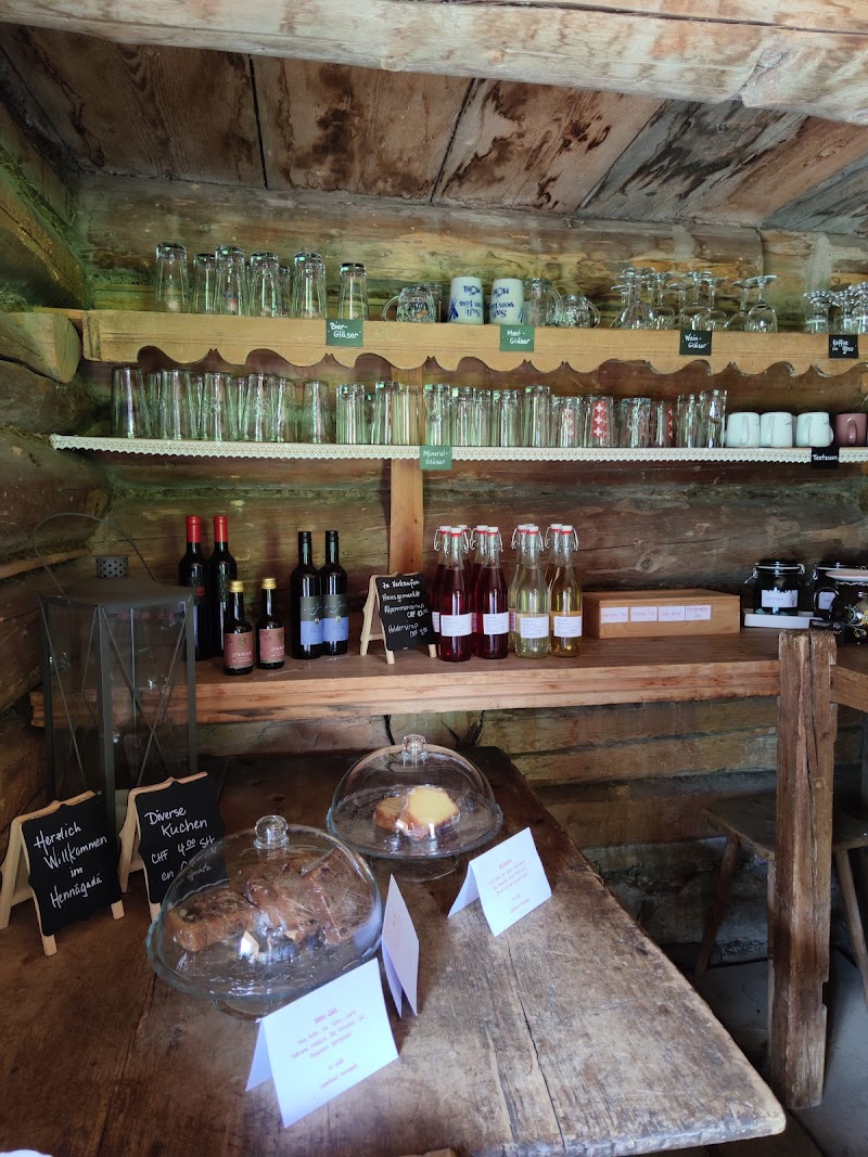 Hennägadä Bäsmabeizli – Restaurant in Klosters-Serneus